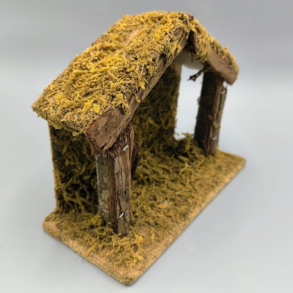 Vintage Nativity Creche With Wood And Moss Stable Made in  Vintage Wood Moss Nativity Stable Creche with 6 White Porcelain Figurines